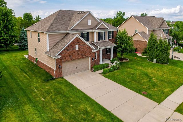 354 Findley Circle, Lake Orion Village, MI 48360