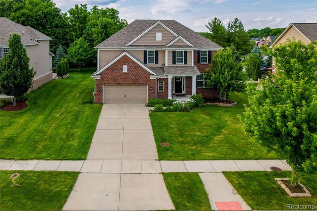 354 Findley Circle, Lake Orion Village, MI 48360