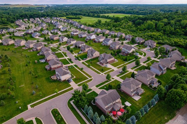 354 Findley Circle, Lake Orion Village, MI 48360