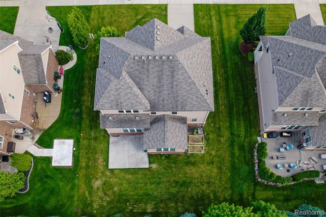 354 Findley Circle, Lake Orion Village, MI 48360