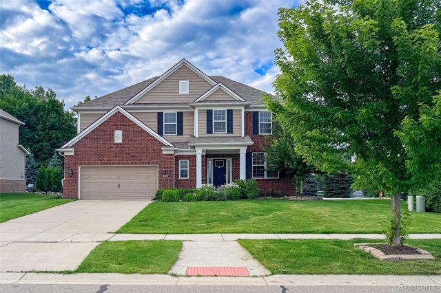 354 Findley Circle, Lake Orion Village, MI 48360