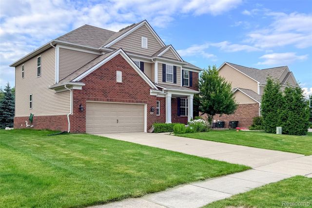 354 Findley Circle, Lake Orion Village, MI 48360
