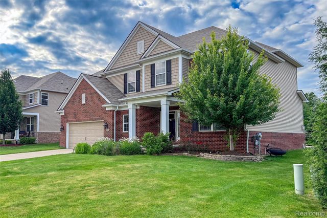 354 Findley Circle, Lake Orion Village, MI 48360