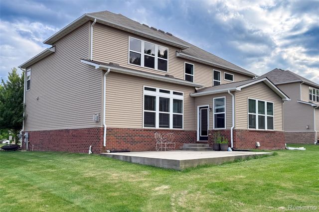 354 Findley Circle, Lake Orion Village, MI 48360
