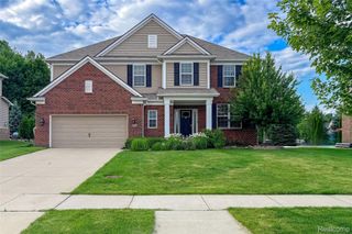354 Findley Circle, Lake Orion Village, MI 48360