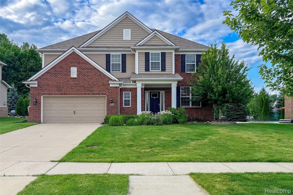 354 Findley Circle, Lake Orion Village, MI 48360