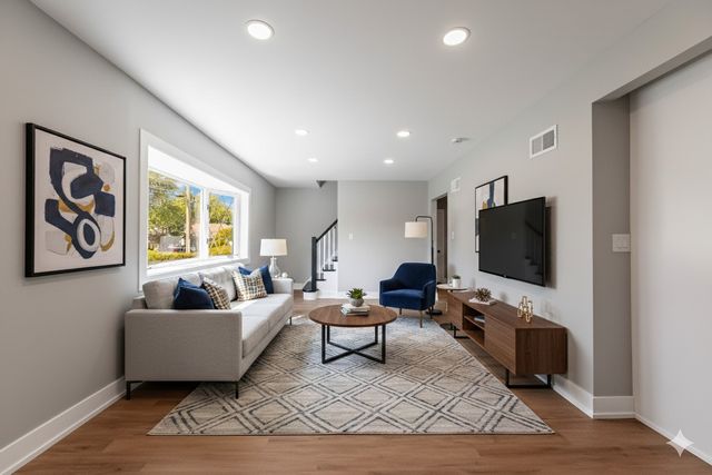 6856 W Crandall Avenue, Worth, IL 60482