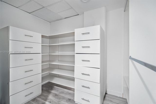 825 Brickell Bay Dr 2042, Miami, FL 33131