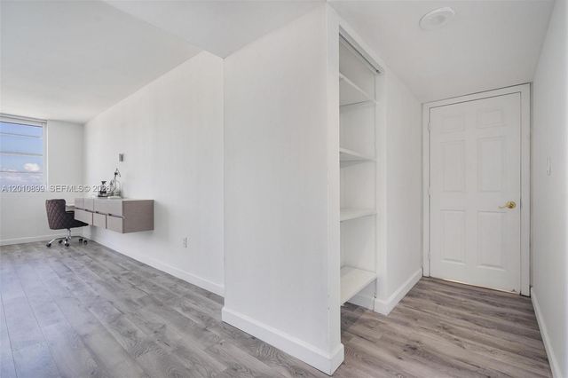 825 Brickell Bay Dr 2042, Miami, FL 33131