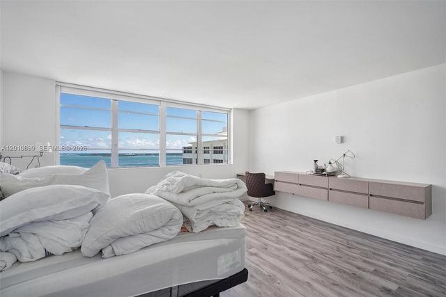 825 Brickell Bay Dr 2042, Miami, FL 33131