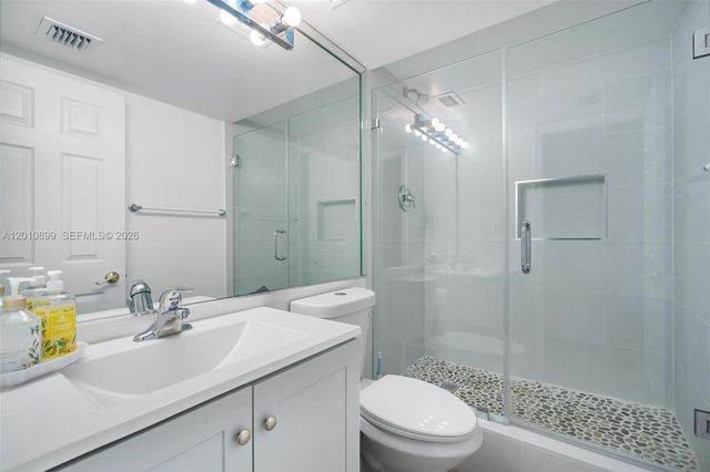 825 Brickell Bay Dr 2042, Miami, FL 33131