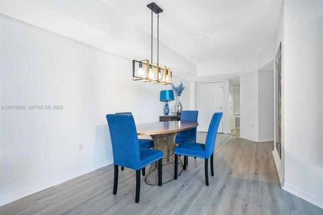 825 Brickell Bay Dr 2042, Miami, FL 33131