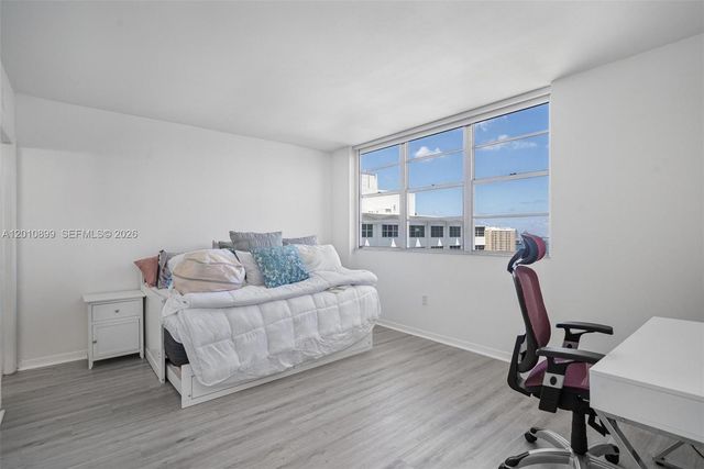 825 Brickell Bay Dr 2042, Miami, FL 33131