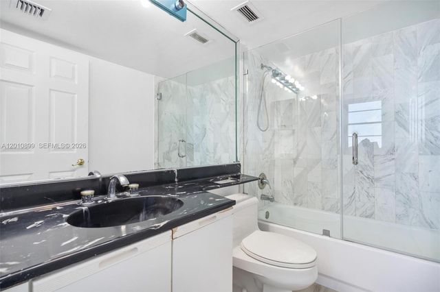825 Brickell Bay Dr 2042, Miami, FL 33131