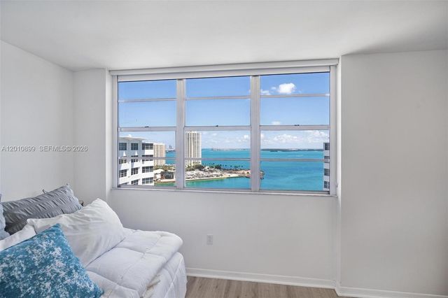 825 Brickell Bay Dr 2042, Miami, FL 33131