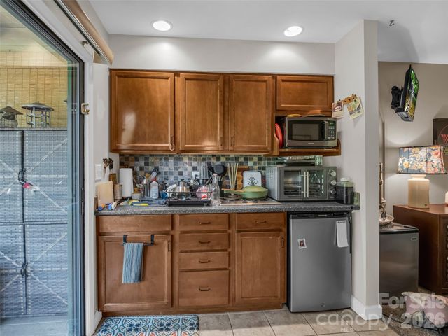 160 Whitney Boulevard 25, Lake Lure, NC 28746