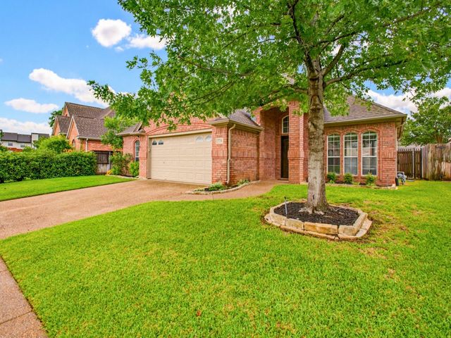 2724 Cedar Springs Court, Bedford, TX 76021