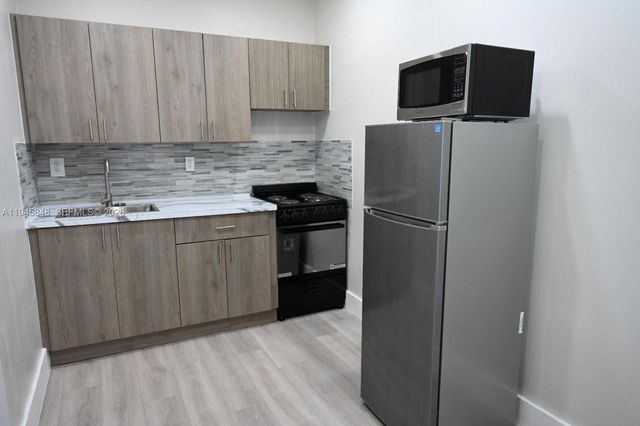 7545 NW 3rd Ave 2, Miami, FL 33150