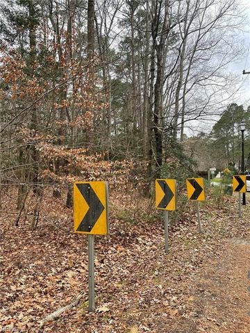420 Yorkville RD, Yorktown, VA 23692
