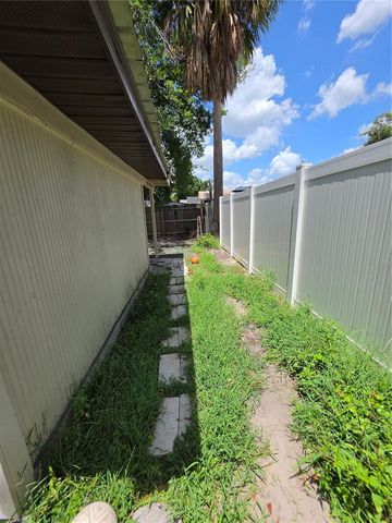 3308 E MOHAWK AVE, Tampa, FL 33610