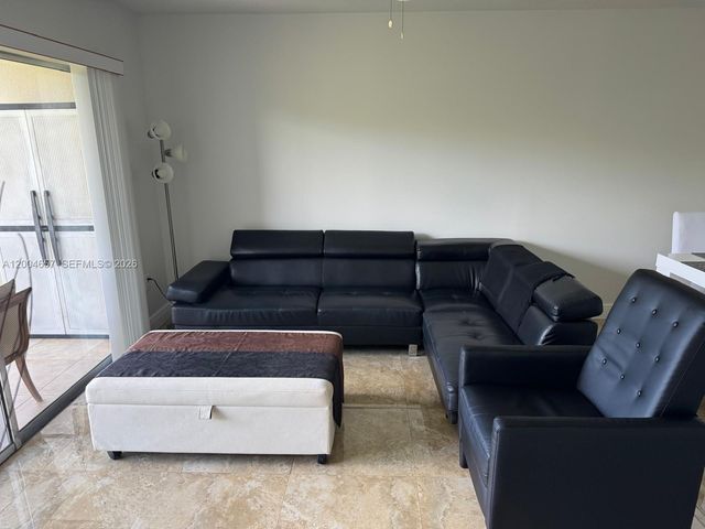 12651 SW 16th Ct 304B, Pembroke Pines, FL 33027