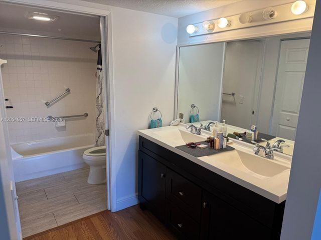 12651 SW 16th Ct 304B, Pembroke Pines, FL 33027