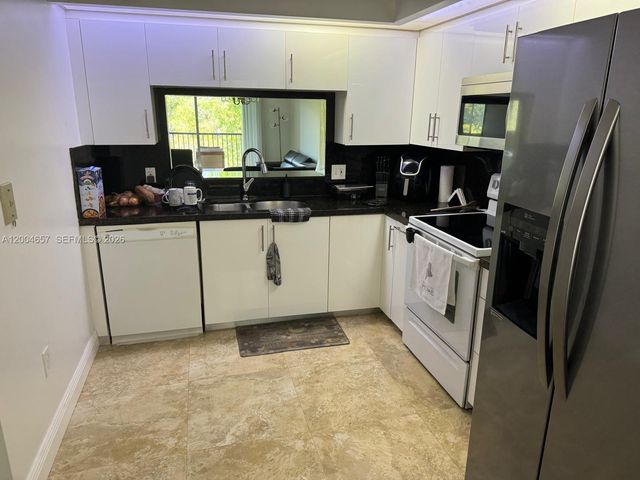 12651 SW 16th Ct 304B, Pembroke Pines, FL 33027