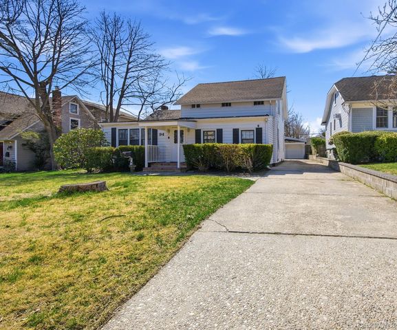 94 E Lakewood Street, Patchogue, NY 11772