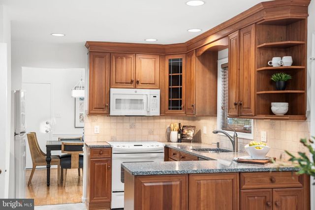 9600 HELENWOOD DR, Fairfax, VA 22032