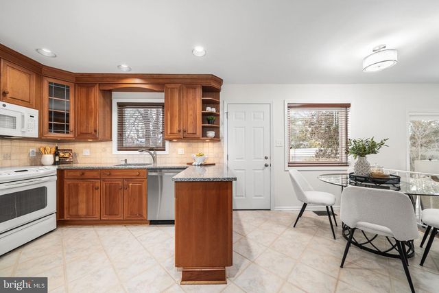 9600 HELENWOOD DR, Fairfax, VA 22032