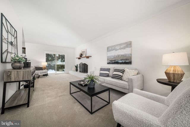 9600 HELENWOOD DR, Fairfax, VA 22032