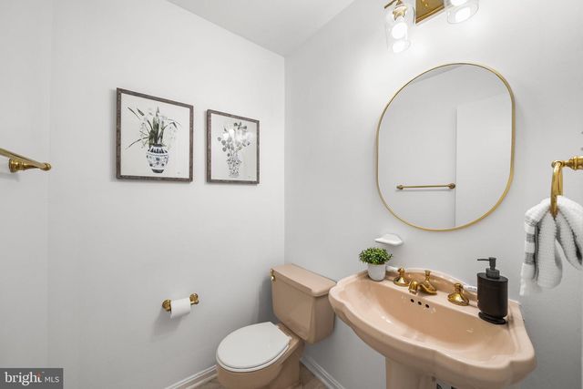 9600 HELENWOOD DR, Fairfax, VA 22032