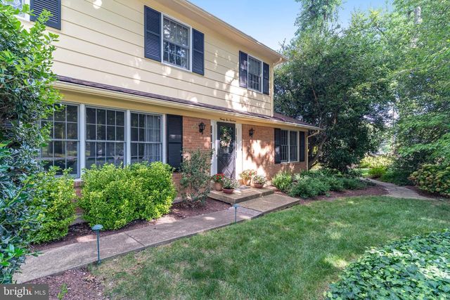 9600 HELENWOOD DR, Fairfax, VA 22032