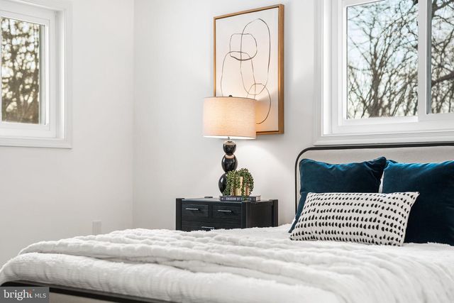 9600 HELENWOOD DR, Fairfax, VA 22032