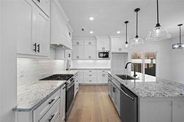 7002 High Meadow Boulevard, Bentonville, AR 72713