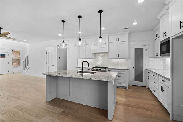 7002 High Meadow Boulevard, Bentonville, AR 72713