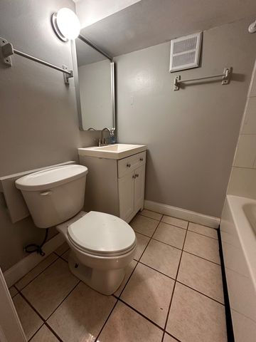 6110 S Saint Lawrence Avenue G, Chicago, IL 60637