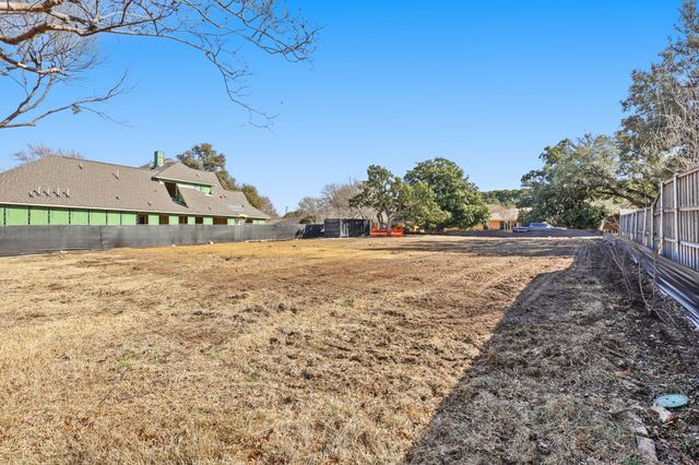 11211 Wonderland Trail, Dallas, TX 75229