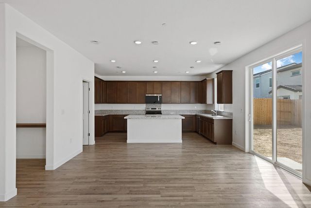 6016 Sunscape Way, Roseville, CA 95747