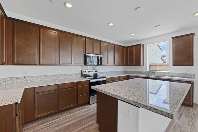 6016 Sunscape Way, Roseville, CA 95747