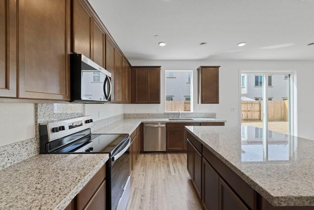 6016 Sunscape Way, Roseville, CA 95747
