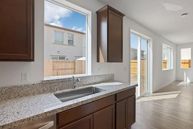 6016 Sunscape Way, Roseville, CA 95747