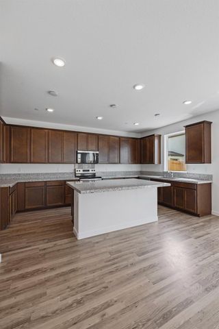 6016 Sunscape Way, Roseville, CA 95747
