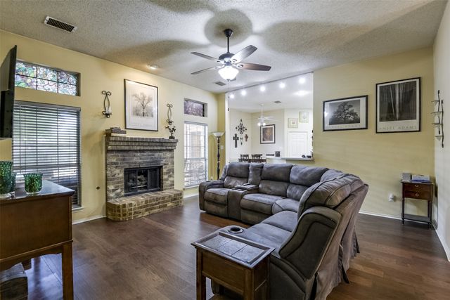 4613 Devonshire Drive, Grand Prairie, TX 75052