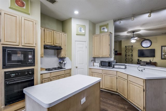 4613 Devonshire Drive, Grand Prairie, TX 75052