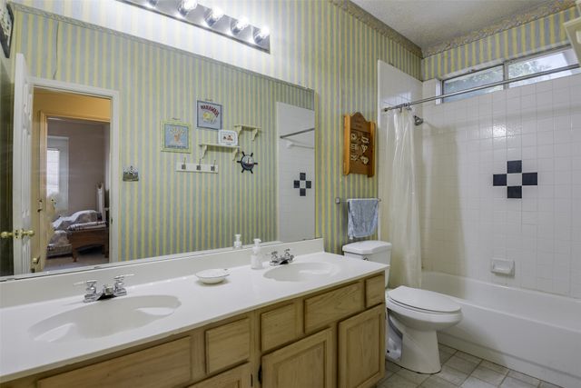 4613 Devonshire Drive, Grand Prairie, TX 75052