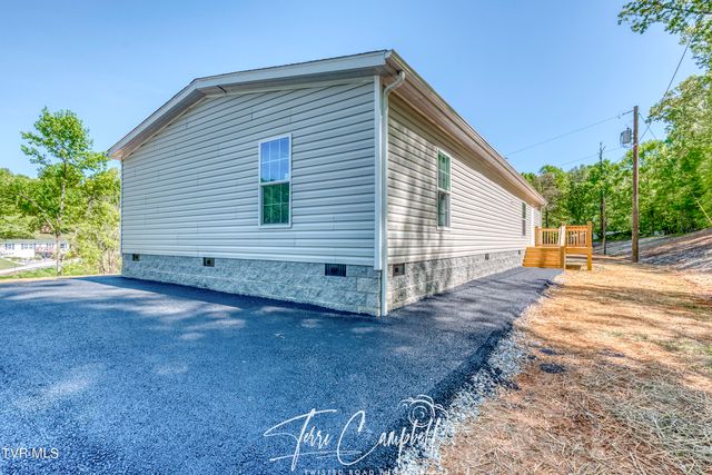8464 Reedy Creek Road, Bristol, VA 24202