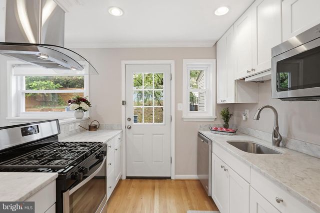 48 W TAYLOR RUN PKWY, Alexandria, VA 22314