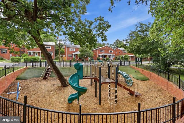 48 W TAYLOR RUN PKWY, Alexandria, VA 22314