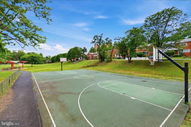 48 W TAYLOR RUN PKWY, Alexandria, VA 22314